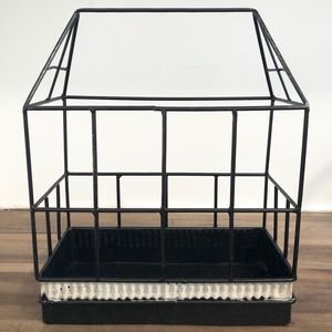NWOT • Home Decor • Metal House Frame
